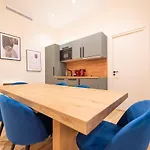 Loft In Canal Saint Martin