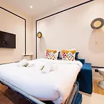 Loft In Canal Saint Martin Apart Otel